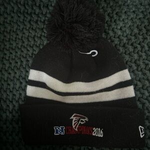 NEW Era Atlanta‎ Falcons NFL Winter Hat Beanie Adult OSFM Knit Cuffed Pom Pom